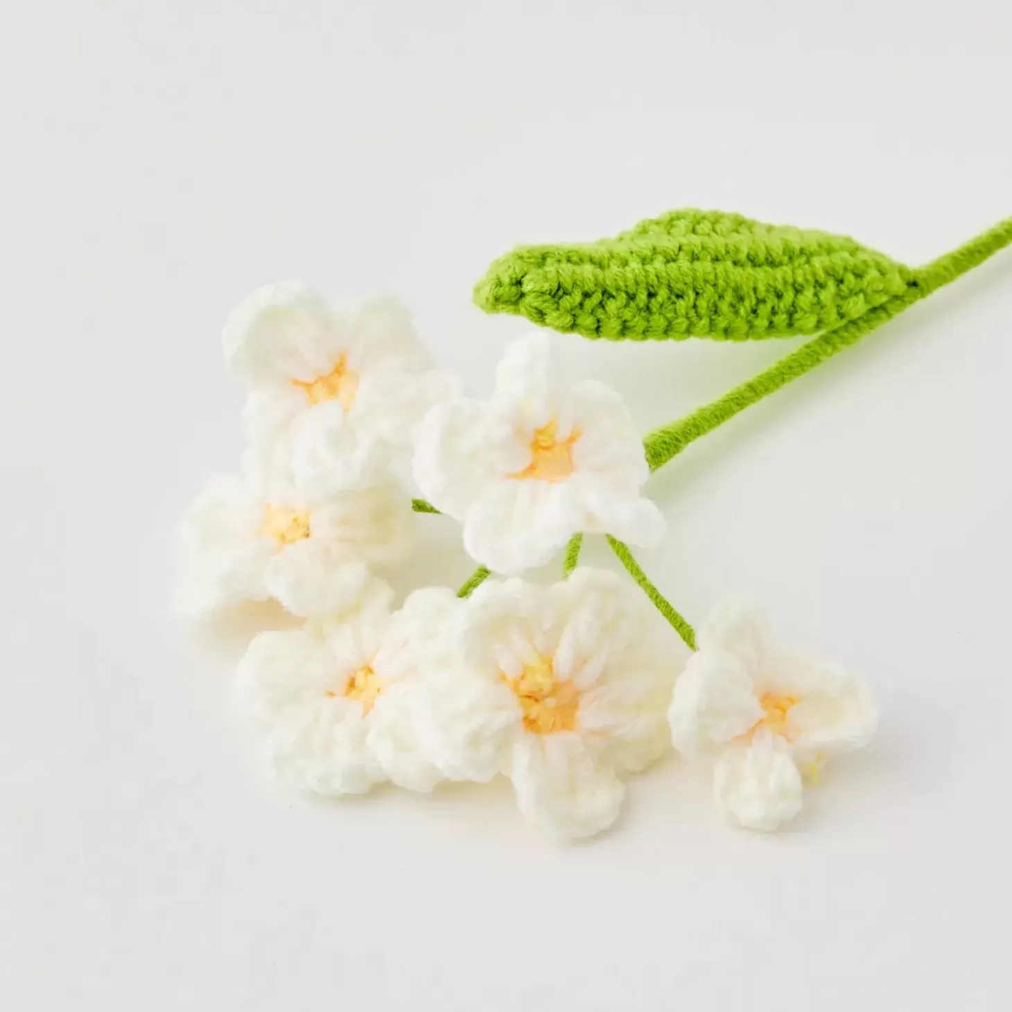 Fashion GigiandTom Daisy Hand Knitted Crochet Flower White