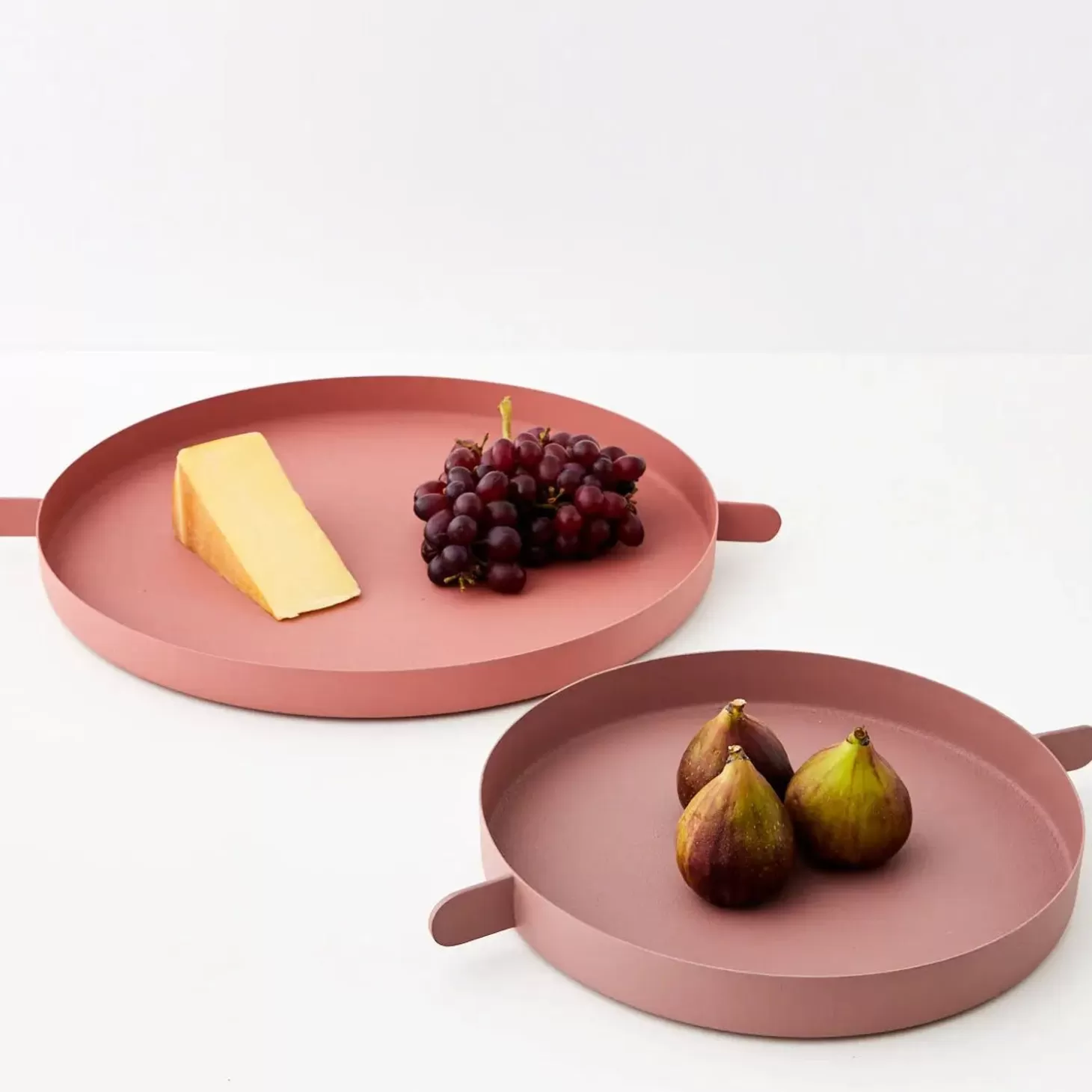 Fashion GigiandTom Stackable Metal Serving Tray Set Of 2 Dusty Pink